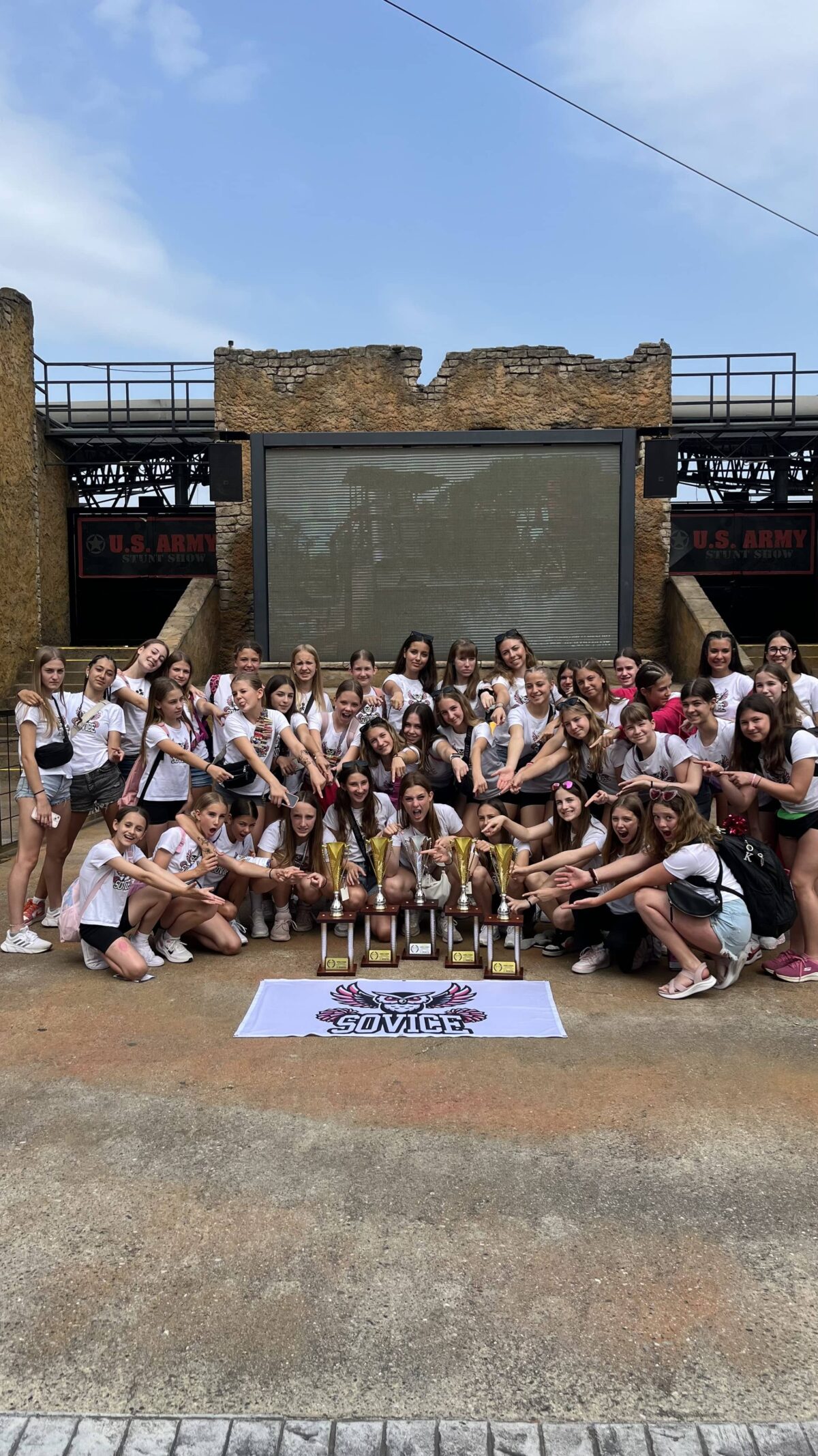 OPEN CHEER MOVIELAND